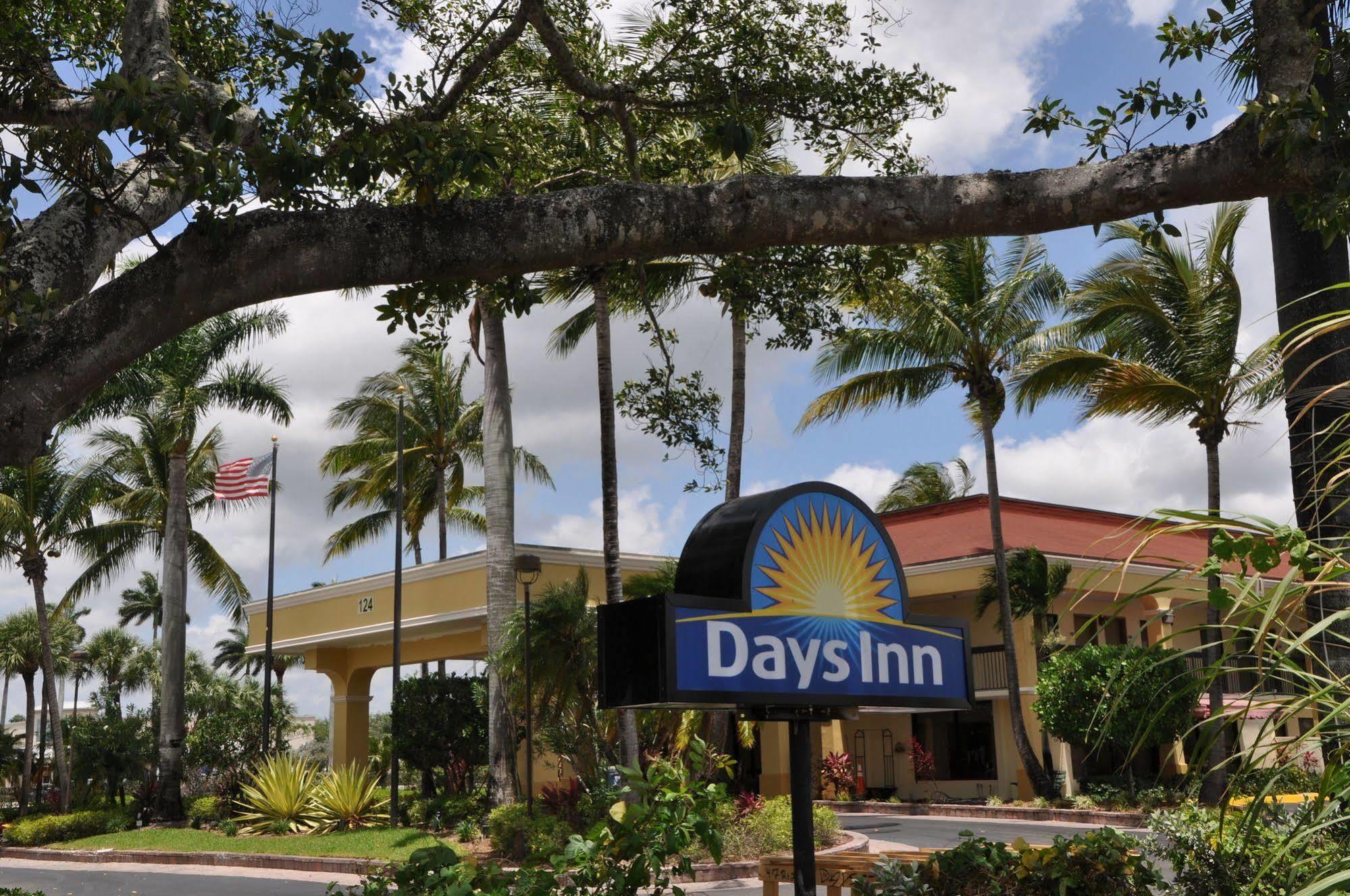 Days Inn By Wyndham Florida City Bagian luar foto